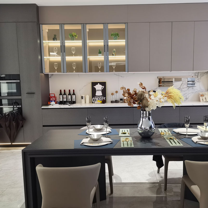 आप अपने स्थान के लिए उत्तम भोजन कक्ष कैबिनेट कैसे चुनते हैं?